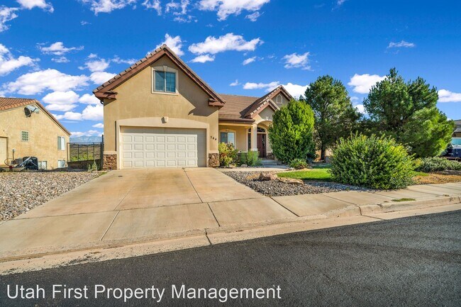 Foto del edificio - 5 br, 3 bath House - 744 W Obsidian Circle