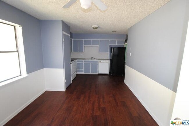 Building Photo - 602 Traci Dr