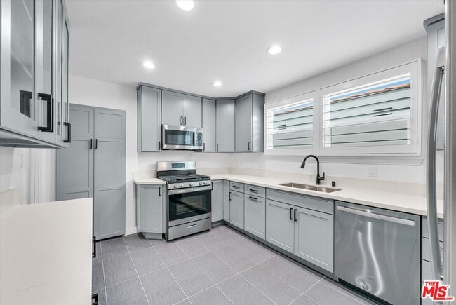 Building Photo - 358 S Camden Dr