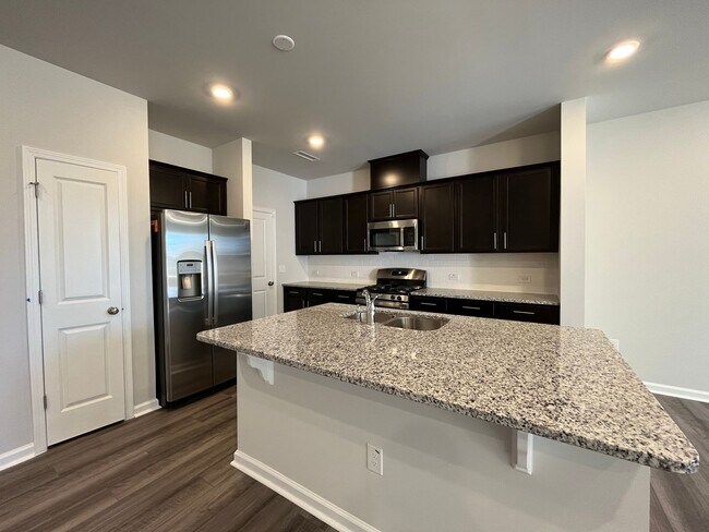 Building Photo - Newly Built 3BD, 2.5BA Raleigh Townhome wi...