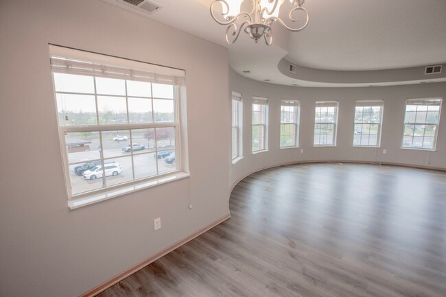 Interior Photo - Granite Shores