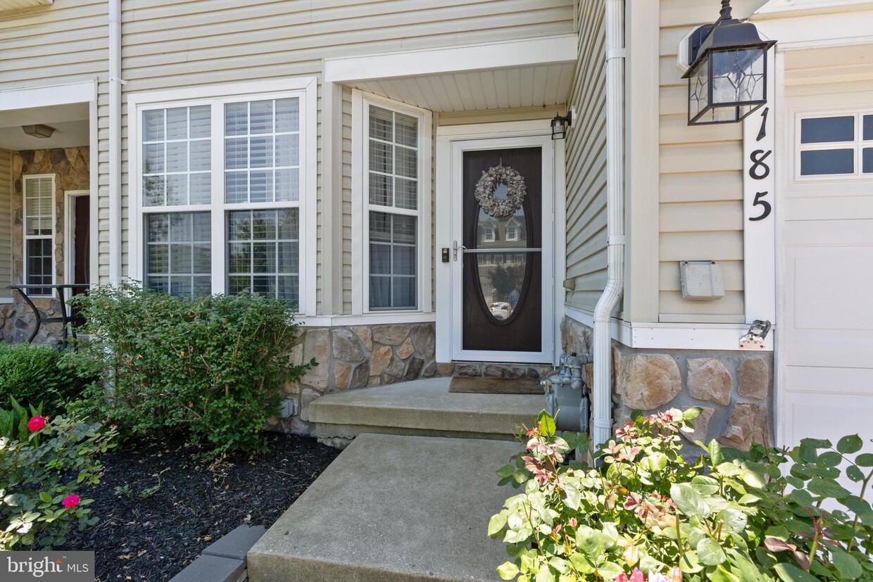 Primary Photo - 185 Westbrook Dr