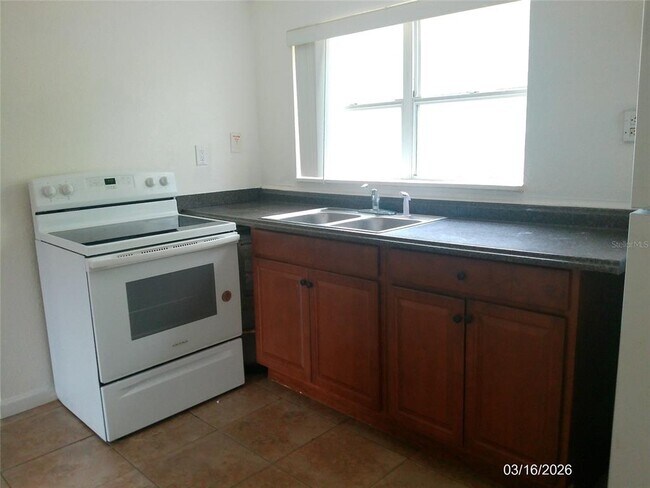 Foto del edificio - 808 S Central Ave