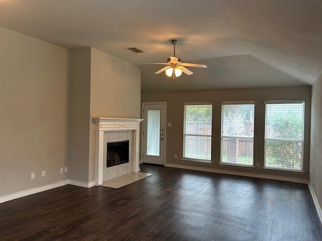 Building Photo - 1136 Edgewater Dr