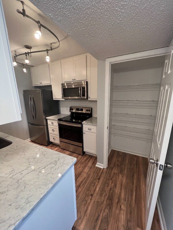 Foto del edificio - 8802 Eager Rd