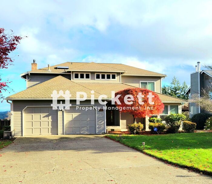 Primary Photo - Beautiful 5 Bedroom Home in Silverdale wit...