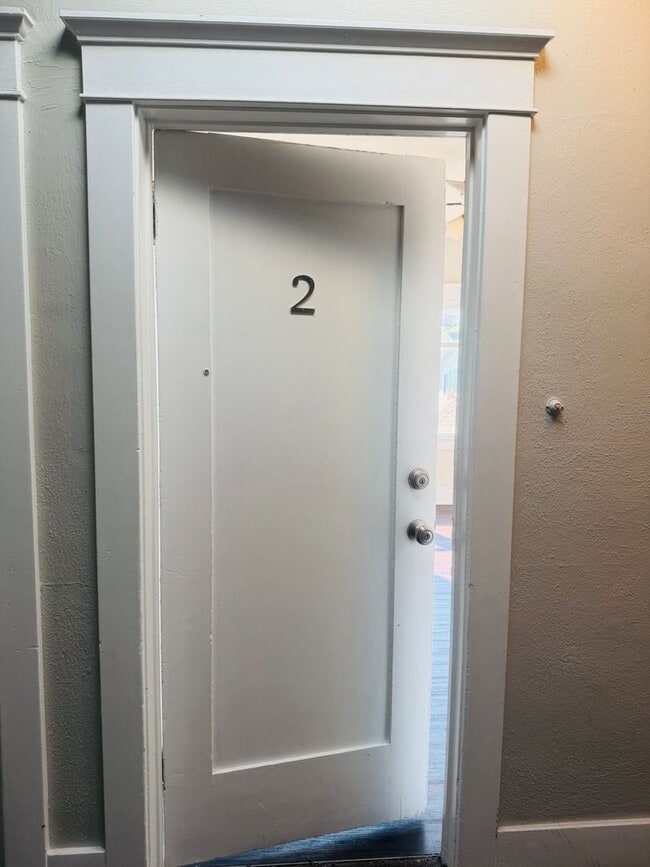 Building Photo - 309