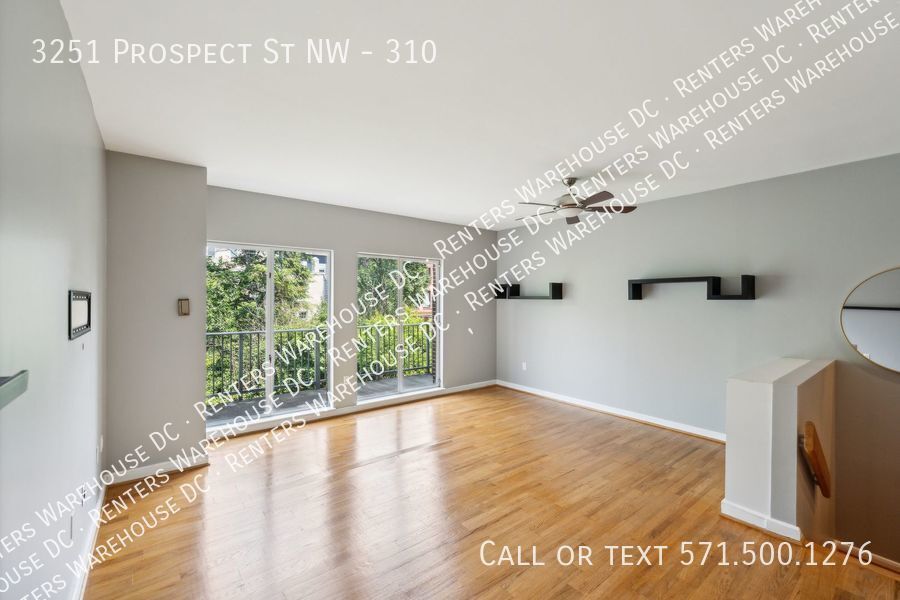Foto principal - Charming 2-Level Townhome in the Heart of ...