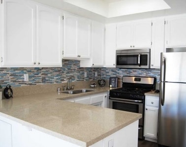 Interior Photo - 321 Avocado St
