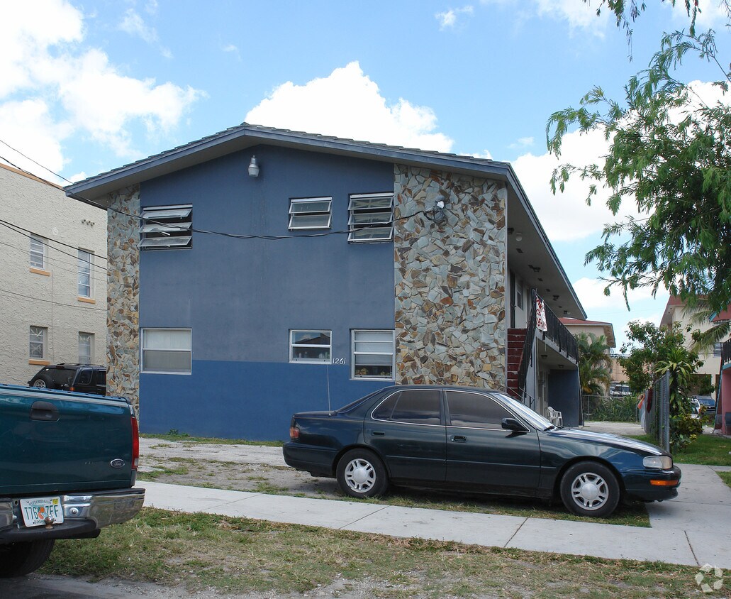 Primary Photo - 1261 NW 5th St