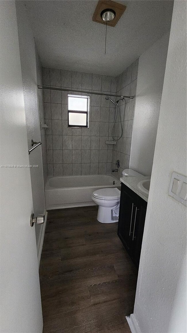 Building Photo - 513 S Ocean Dr