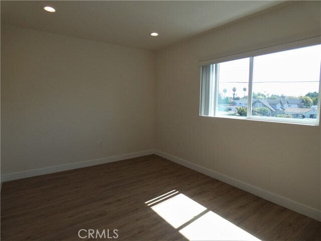 Building Photo - 2412 Carmona Ave