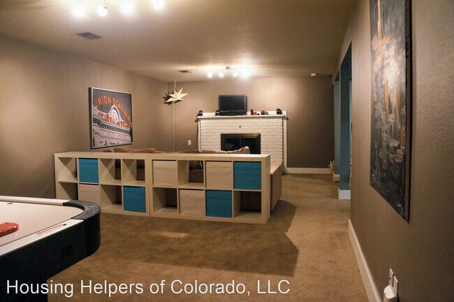 Building Photo - 5 br, 3 bath House - 240 Cimmaron Way