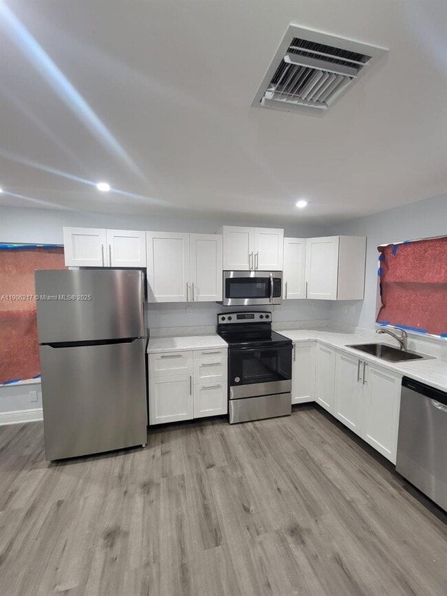 Foto del edificio - 1809 NW 8th Pl