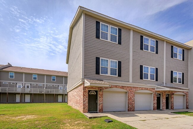 Beautiful 3/2 furnished rental TDY - Beautiful 3/2 furnished rental TDY Apartment