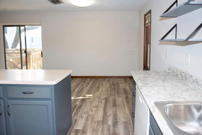 Building Photo - 4708 Lauderdale Ave