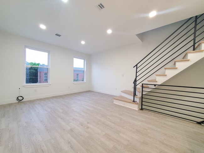 Building Photo - 670 Ocean Ave