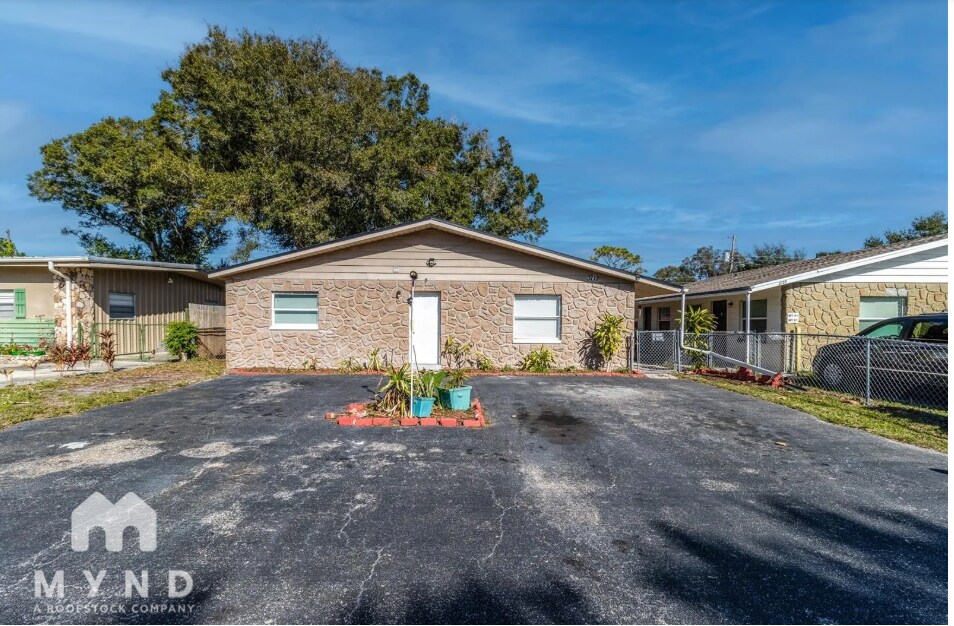Foto principal - 3719 136th Ave N