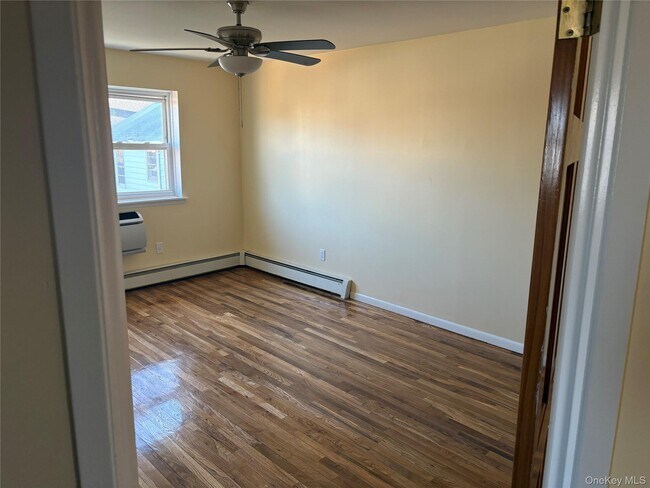 Building Photo - 2158 Edenwald Ave