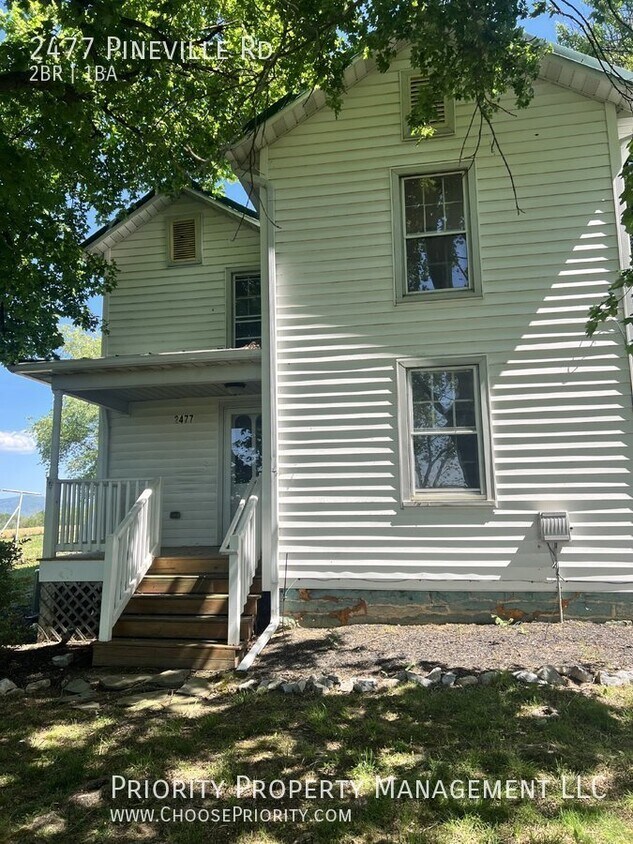 Primary Photo - The Joy of the Country Farmhouse with Hard...