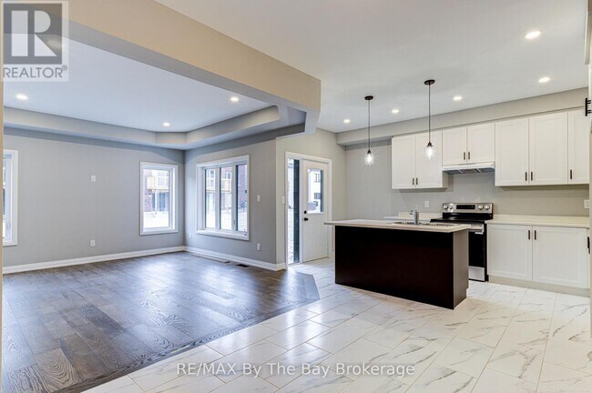 Building Photo - 61 Frederica Cres