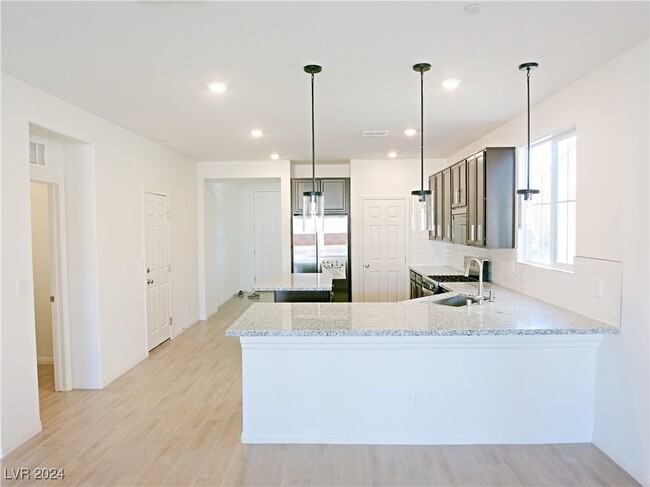 Building Photo - 3746 Osiris Ave