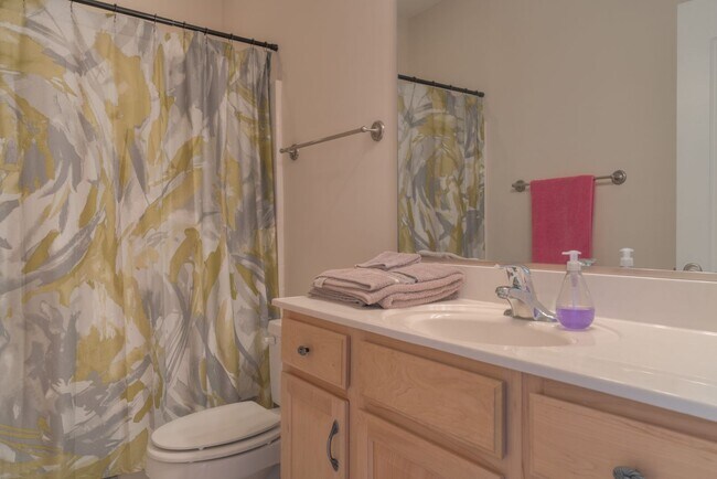 Building Photo - 250 Sheliah Ct