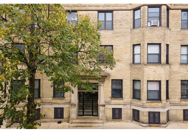 Foto del edificio - 923 W Waveland Ave