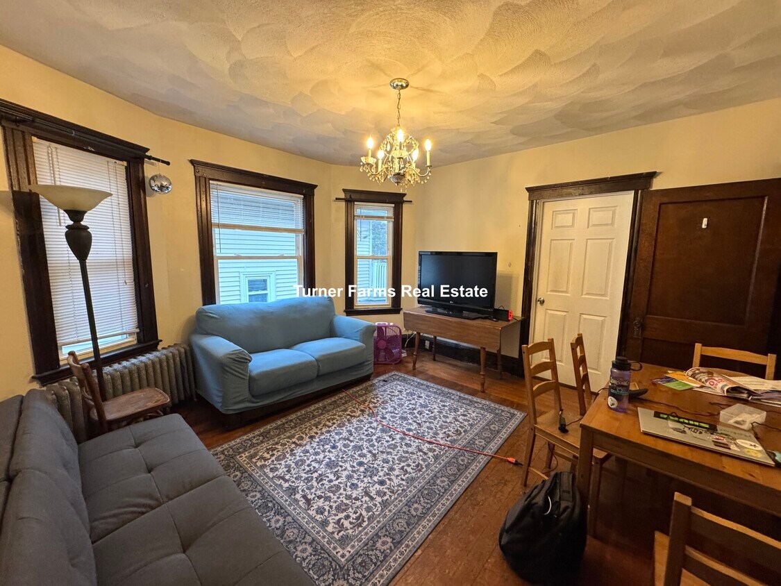 Primary Photo - 260 Boston Ave