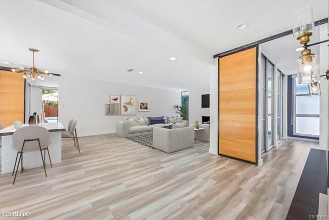 Building Photo - 2 br, 3 bath House - 11230 Dilling St