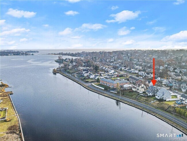 Foto del edificio - 69 Weed Ave