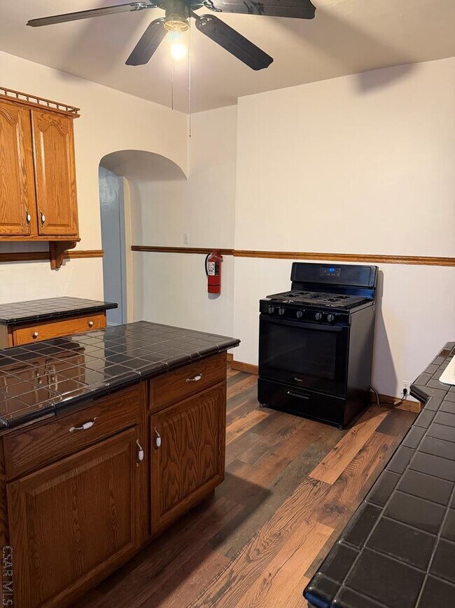 Foto del edificio - 921 Bucknell Ave