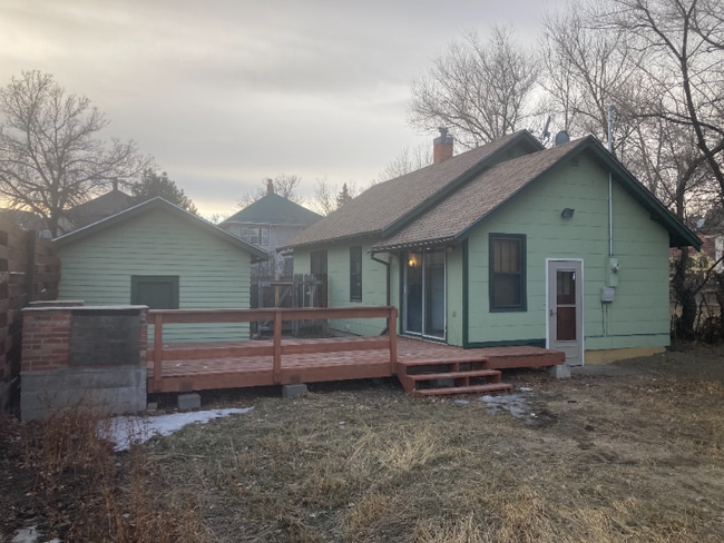 Building Photo - 320 N 3rd St