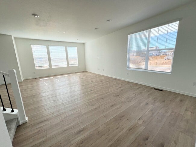 Building Photo - 690 Rob Roy Ct