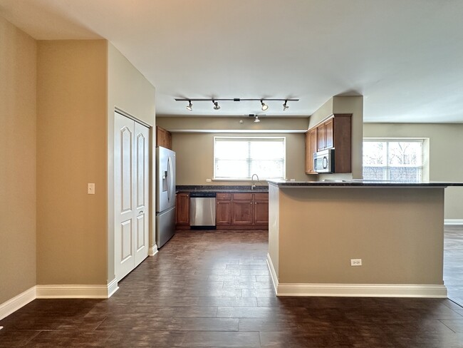 Building Photo - 2 Itasca Place