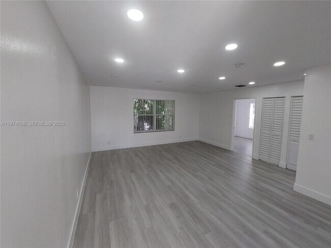 Foto del edificio - 2319 Johnson St