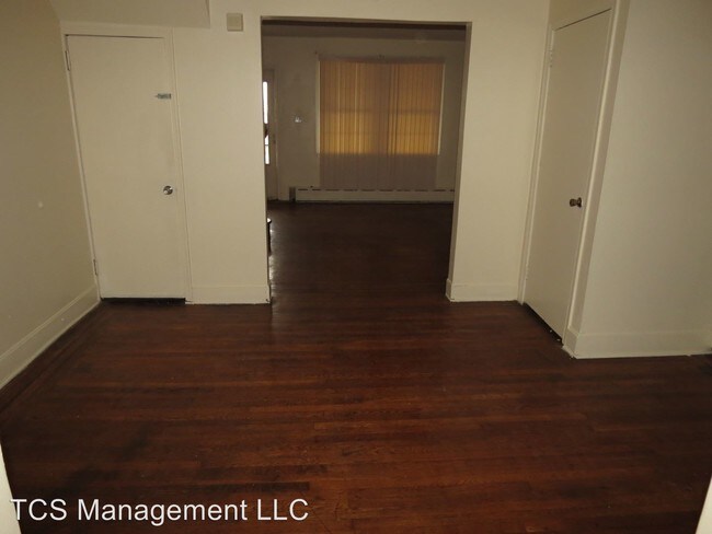 Building Photo - 3 br, 1 bath House - 211 West Spencer Street