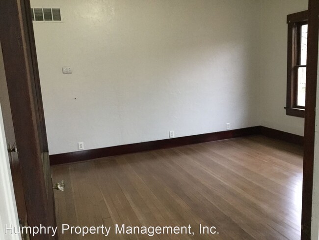 Building Photo - 3 br, 1.5 bath House - 5700 N. Garrett St.