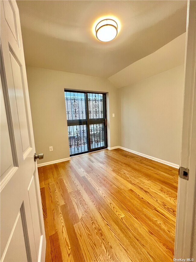 Building Photo - 136-47 58th Ave