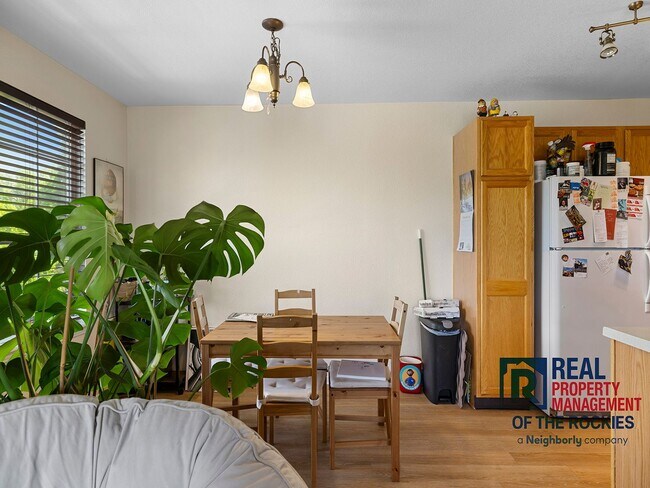 Building Photo - Charming 1-Bedroom Oasis with Vaulted Ceil...