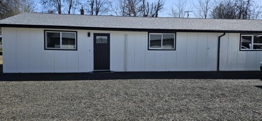 Building Photo - 618 11th St