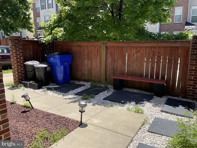 Building Photo - 117 Leather Fern Way