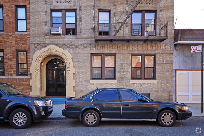 Building Photo - 25-31 38th St