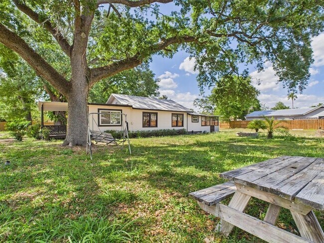 Foto del edificio - 348 Gordon Ave