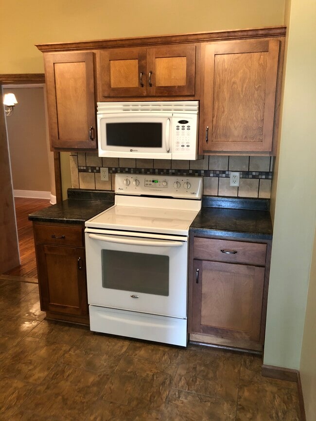 Kitchen - 827 S 1st St