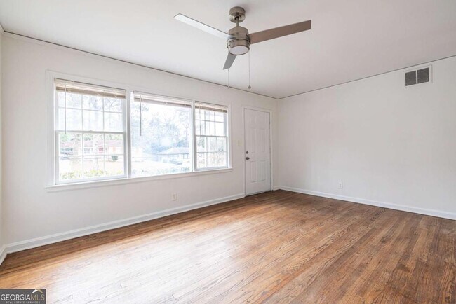 Building Photo - 2986 Belvedere Ln