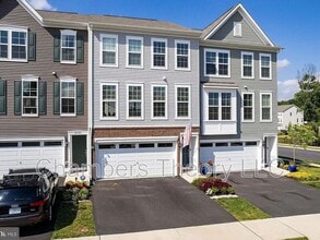 Building Photo - 9998 Wakeman Dr