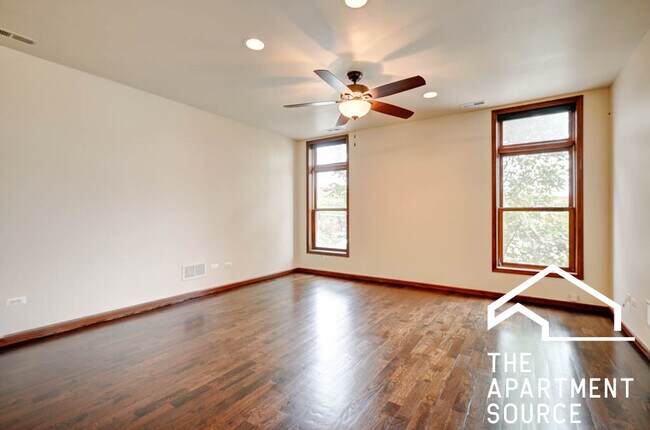 Building Photo - 464 N Ashland Ave