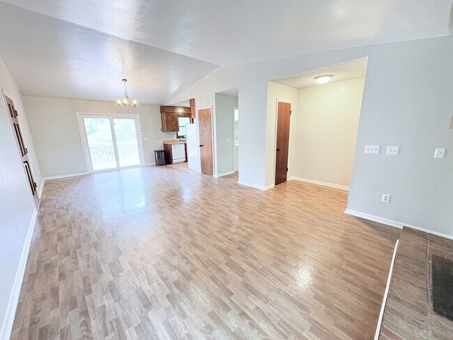 Foto del edificio - 127 Cedar Creek Cir