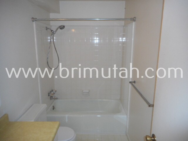 Building Photo - 4837 S Memory Ln